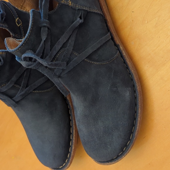 EUC Navy Suede Born Tarkiln Boots - Picture 4 of 7